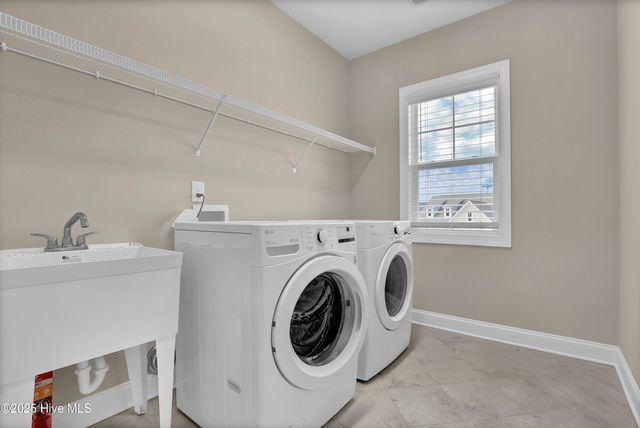 102 E Yellow Lois Drive, Hampstead, NC 28443