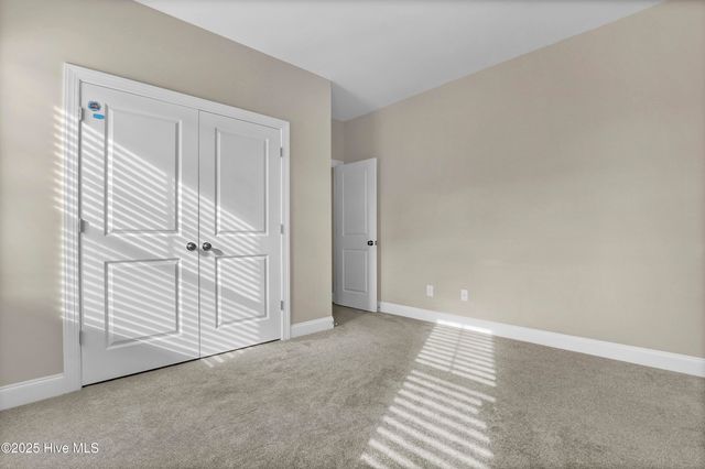 102 E Yellow Lois Drive, Hampstead, NC 28443