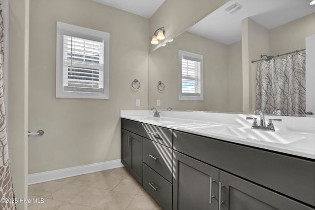 102 E Yellow Lois Drive, Hampstead, NC 28443