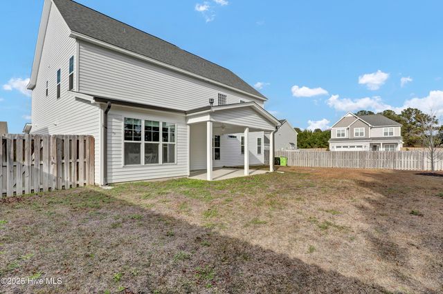 102 E Yellow Lois Drive, Hampstead, NC 28443