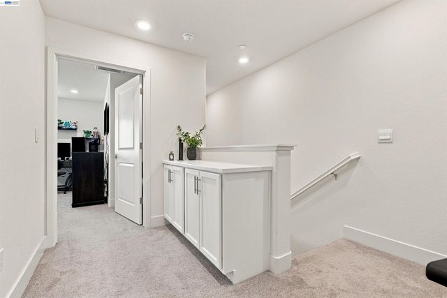 895 Manor Blvd, San Leandro, CA 94579