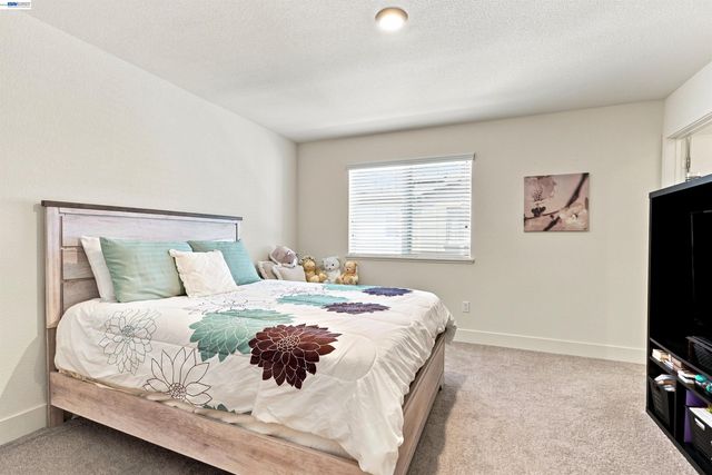 895 Manor Blvd, San Leandro, CA 94579