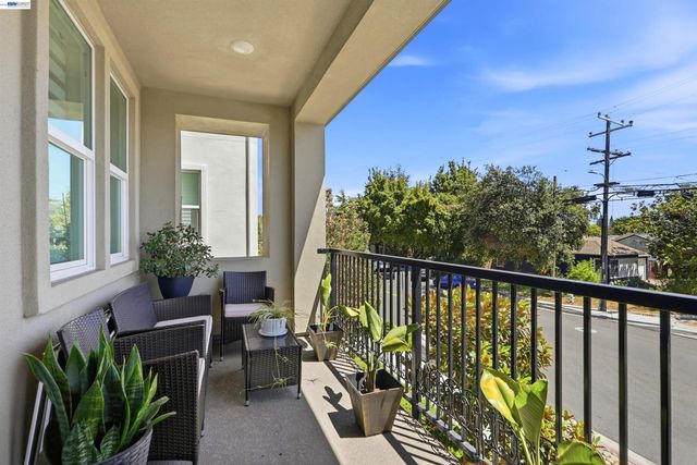 895 Manor Blvd, San Leandro, CA 94579