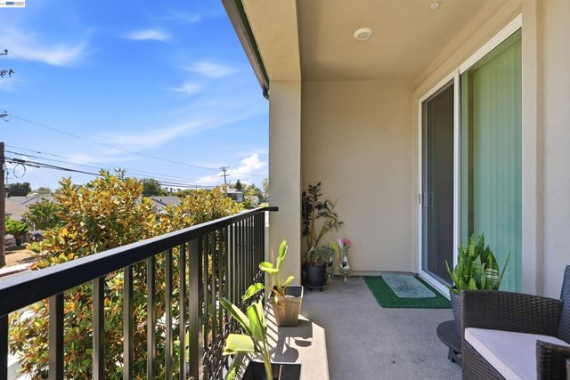 895 Manor Blvd, San Leandro, CA 94579