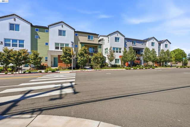 895 Manor Blvd, San Leandro, CA 94579