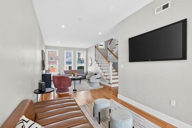 123-125 Centre Street 4, Boston, MA 02124