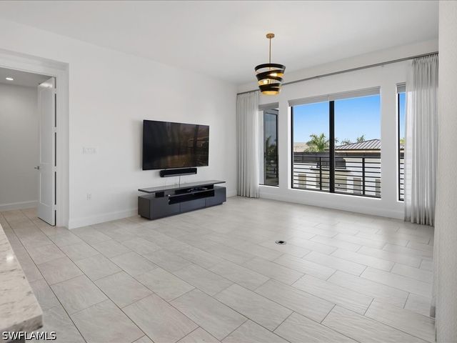 1111 Central AVE 409, Naples, FL 34102