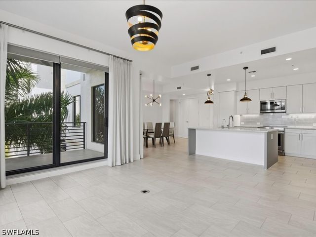 1111 Central AVE 409, Naples, FL 34102