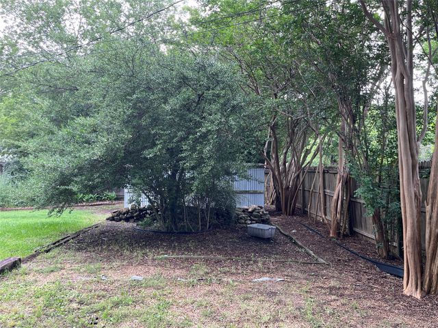400 Edgefield Drive, Garland, TX 75040