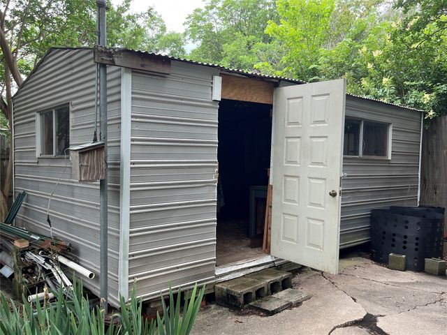 400 Edgefield Drive, Garland, TX 75040