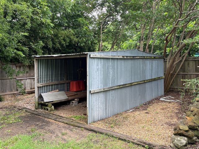 400 Edgefield Drive, Garland, TX 75040