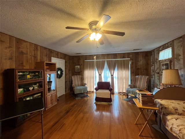 400 Edgefield Drive, Garland, TX 75040