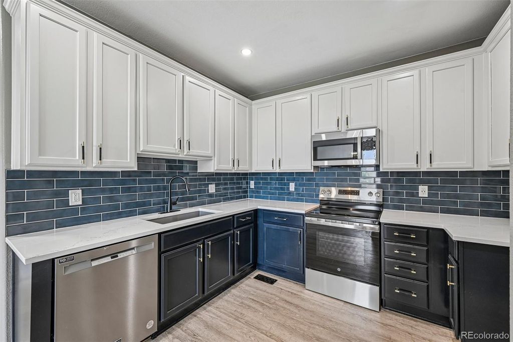 10290 W 55th Lane 106, Arvada, CO 80002