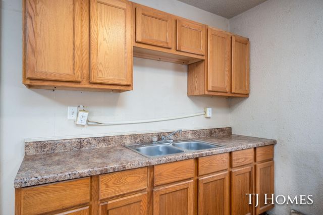 1967 Francis Avenue SE, Grand Rapids, MI 49507