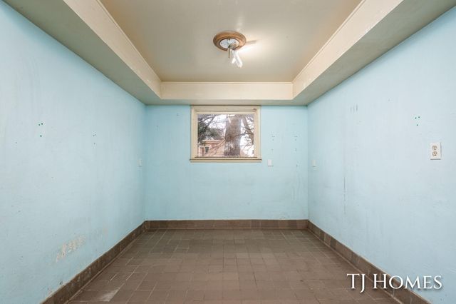 1967 Francis Avenue SE, Grand Rapids, MI 49507