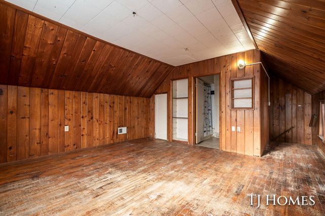 1967 Francis Avenue SE, Grand Rapids, MI 49507