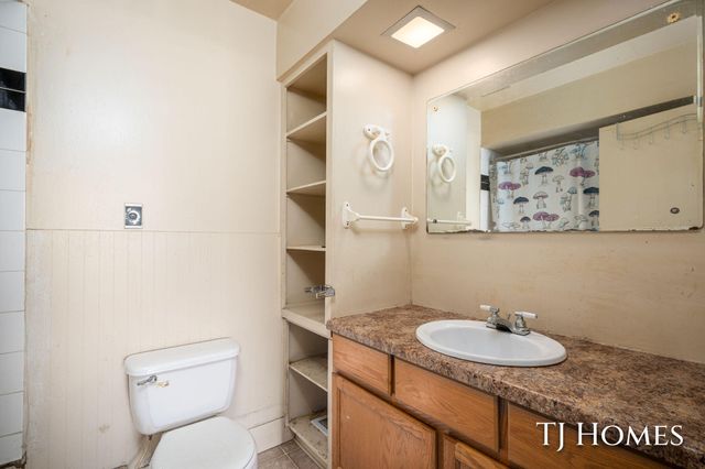 1967 Francis Avenue SE, Grand Rapids, MI 49507