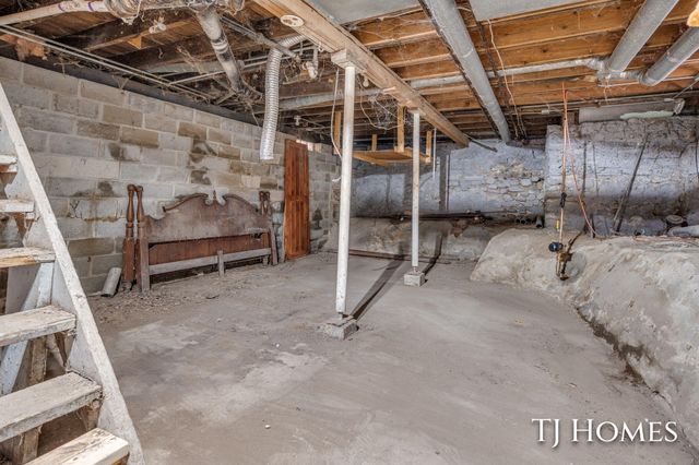 1967 Francis Avenue SE, Grand Rapids, MI 49507