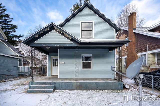 1967 Francis Avenue SE, Grand Rapids, MI 49507