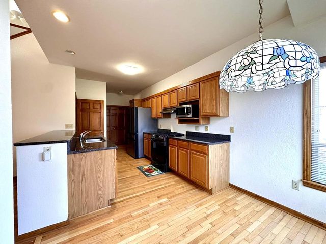 14305 W Lenox DRIVE, New Berlin, WI 53151