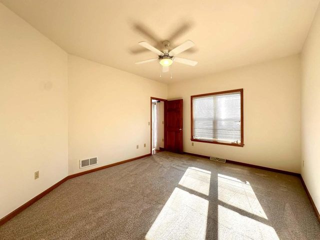 14305 W Lenox DRIVE, New Berlin, WI 53151