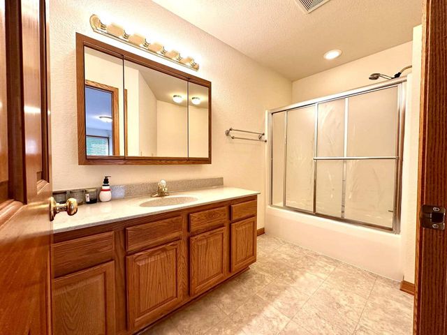 14305 W Lenox DRIVE, New Berlin, WI 53151