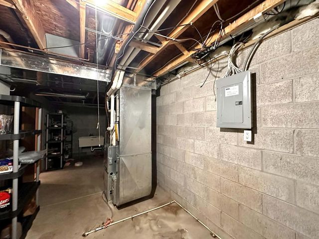 14305 W Lenox DRIVE, New Berlin, WI 53151