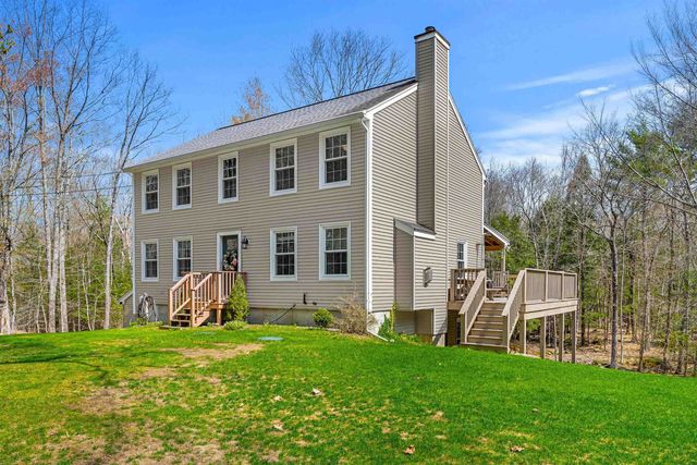 75 Mcdaniel Shore Drive, Barrington, NH 03825