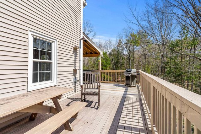 75 Mcdaniel Shore Drive, Barrington, NH 03825