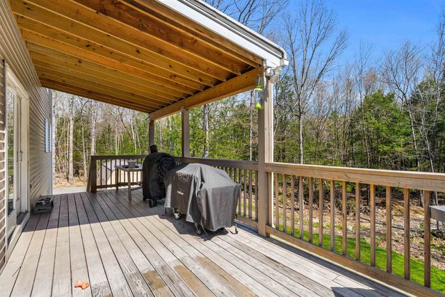 75 Mcdaniel Shore Drive, Barrington, NH 03825
