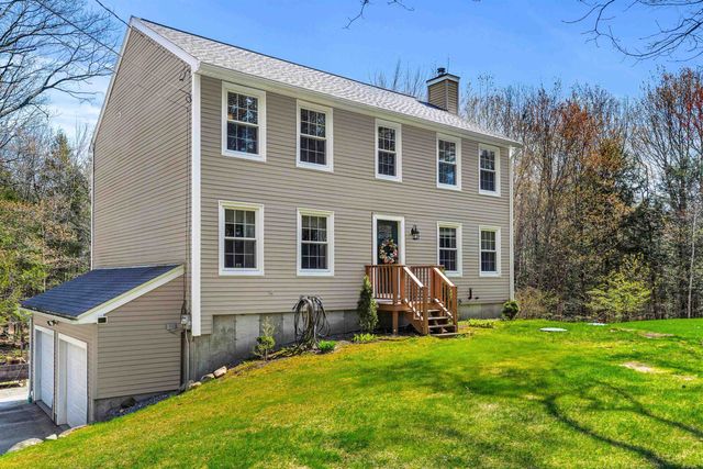 75 Mcdaniel Shore Drive, Barrington, NH 03825