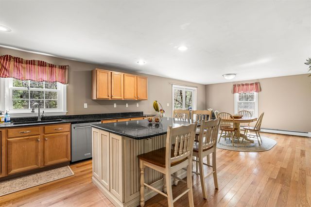 75 Mcdaniel Shore Drive, Barrington, NH 03825