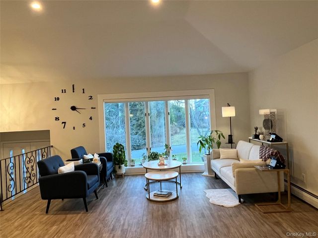 112 Crescent Drive, Searingtown, NY 11507