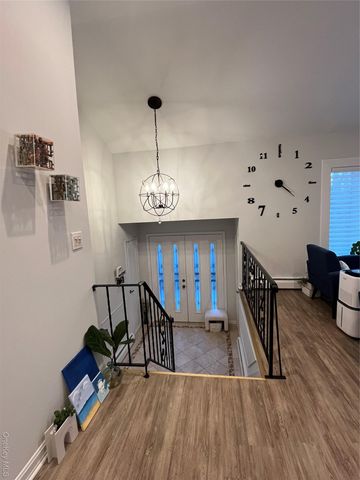 112 Crescent Drive, Searingtown, NY 11507