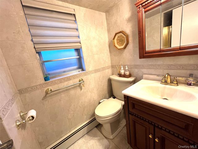 112 Crescent Drive, Searingtown, NY 11507