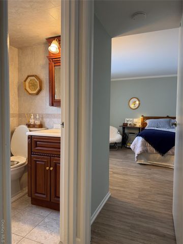 112 Crescent Drive, Searingtown, NY 11507