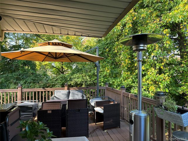 112 Crescent Drive, Searingtown, NY 11507