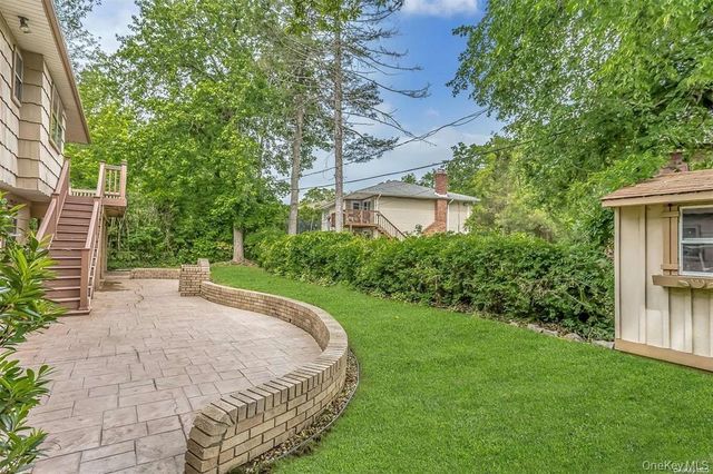 112 Crescent Drive, Searingtown, NY 11507