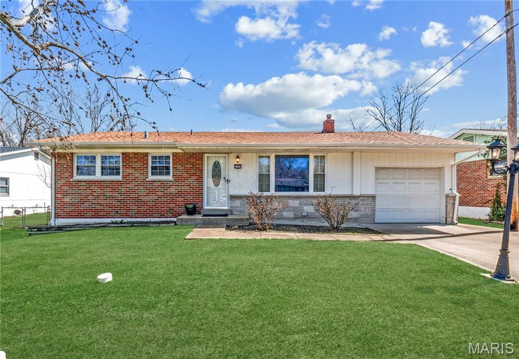 2326 Hennepin Drive, St Louis, MO 63114