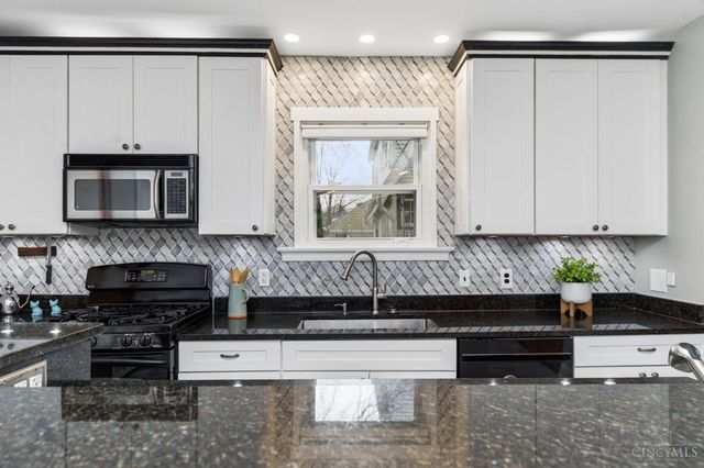 5055 Anderson Place, Cincinnati, OH 45227