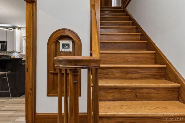 5055 Anderson Place, Cincinnati, OH 45227