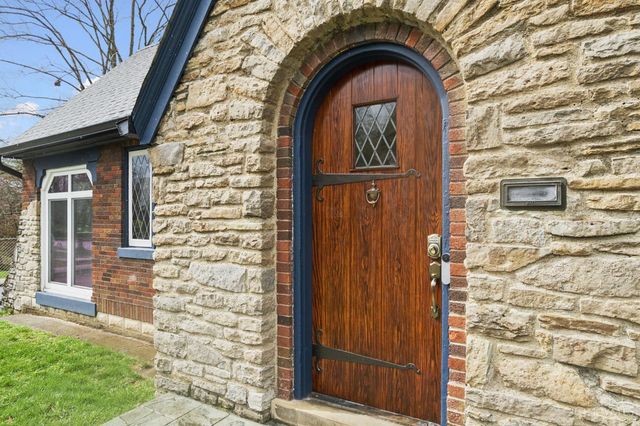 5055 Anderson Place, Cincinnati, OH 45227