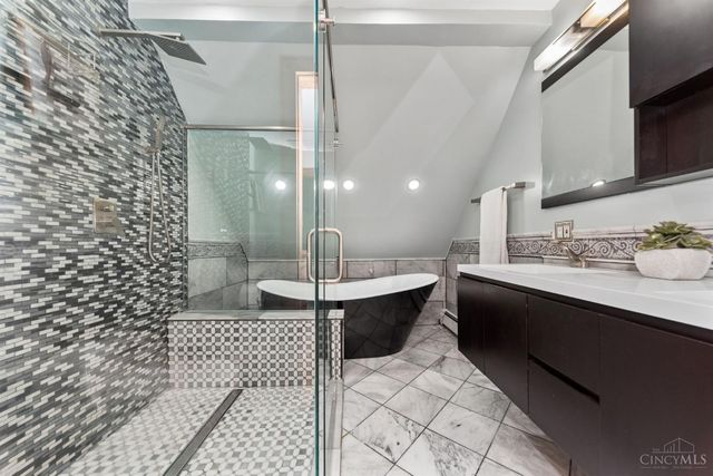 5055 Anderson Place, Cincinnati, OH 45227