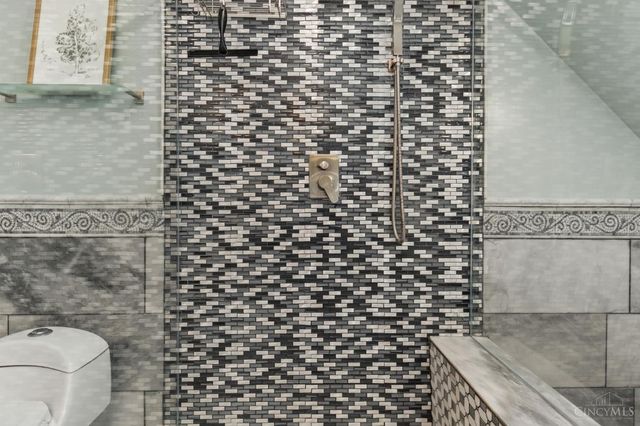 5055 Anderson Place, Cincinnati, OH 45227