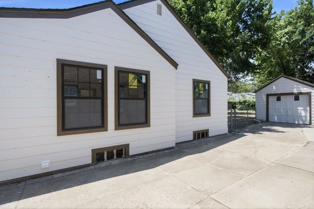 1517 N Coolidge Ave, Wichita, KS 67203