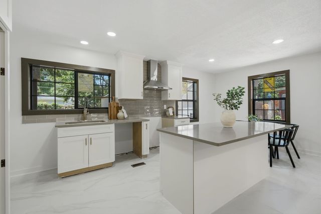 1517 N Coolidge Ave, Wichita, KS 67203