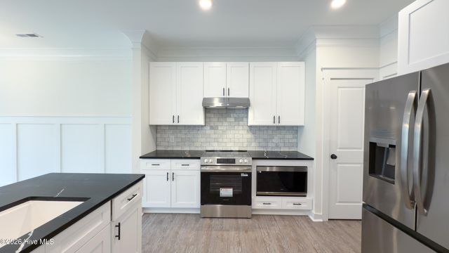 21 Little Creek Road, Castle Hayne, NC 28429