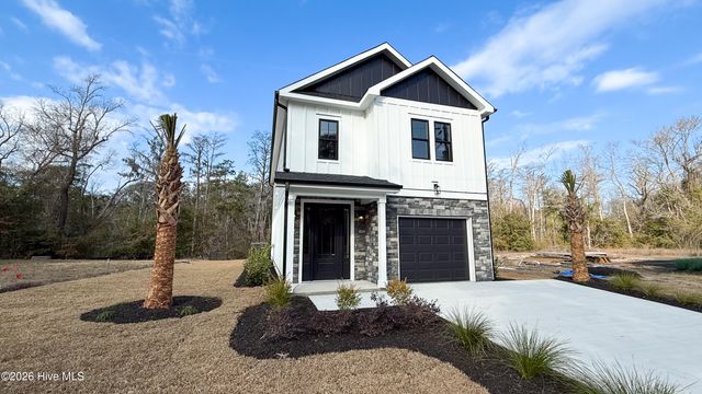 21 Little Creek Road, Castle Hayne, NC 28429