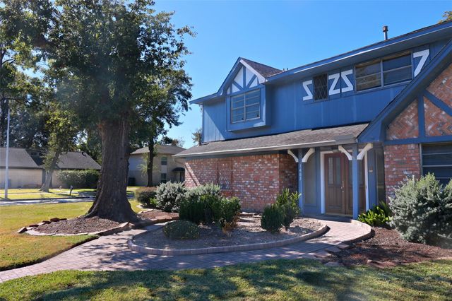 1403 Maygrove Drive, Sugar Land, TX 77498