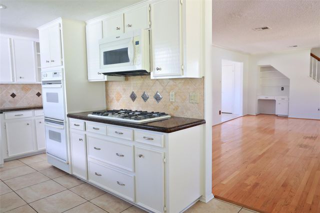 1403 Maygrove Drive, Sugar Land, TX 77498